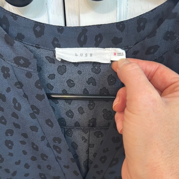 Lush Blouse. Size M. Dark blue and black. - Picture 2 of 6